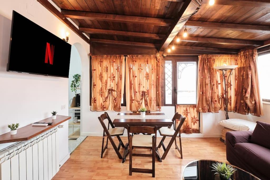 Apartment Penthouse 200 Meters From Metro Wi-fi And Ac *